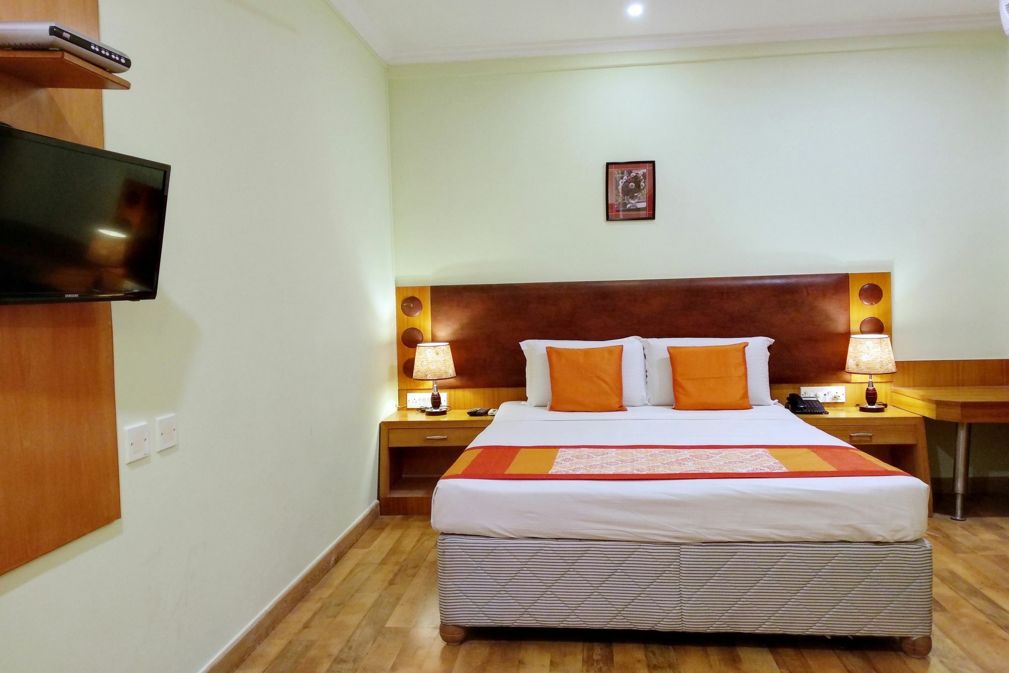 Oyo 9925 The Ocea International Hotel Bangalore Buitenkant foto