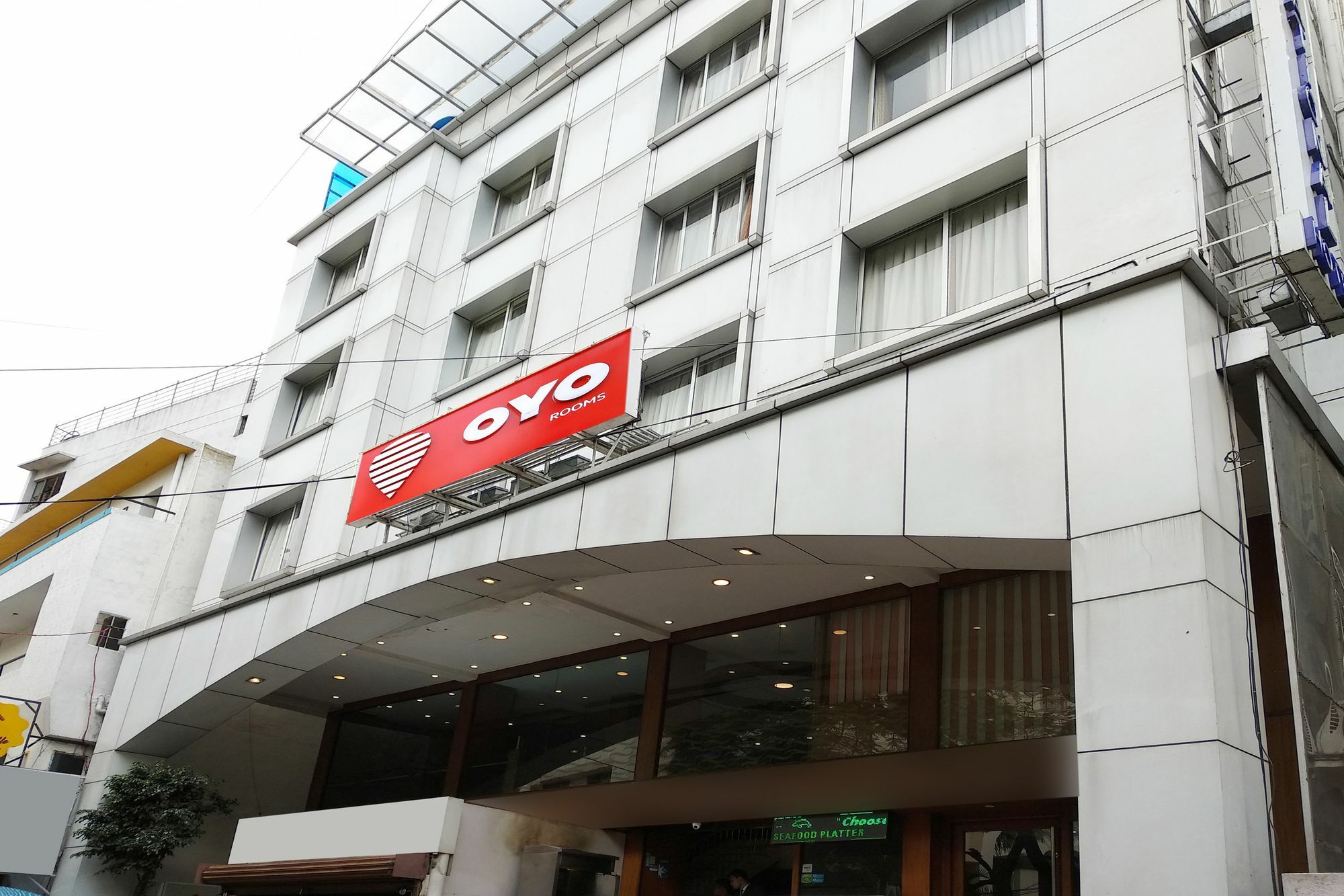 Oyo 9925 The Ocea International Hotel Bangalore Buitenkant foto