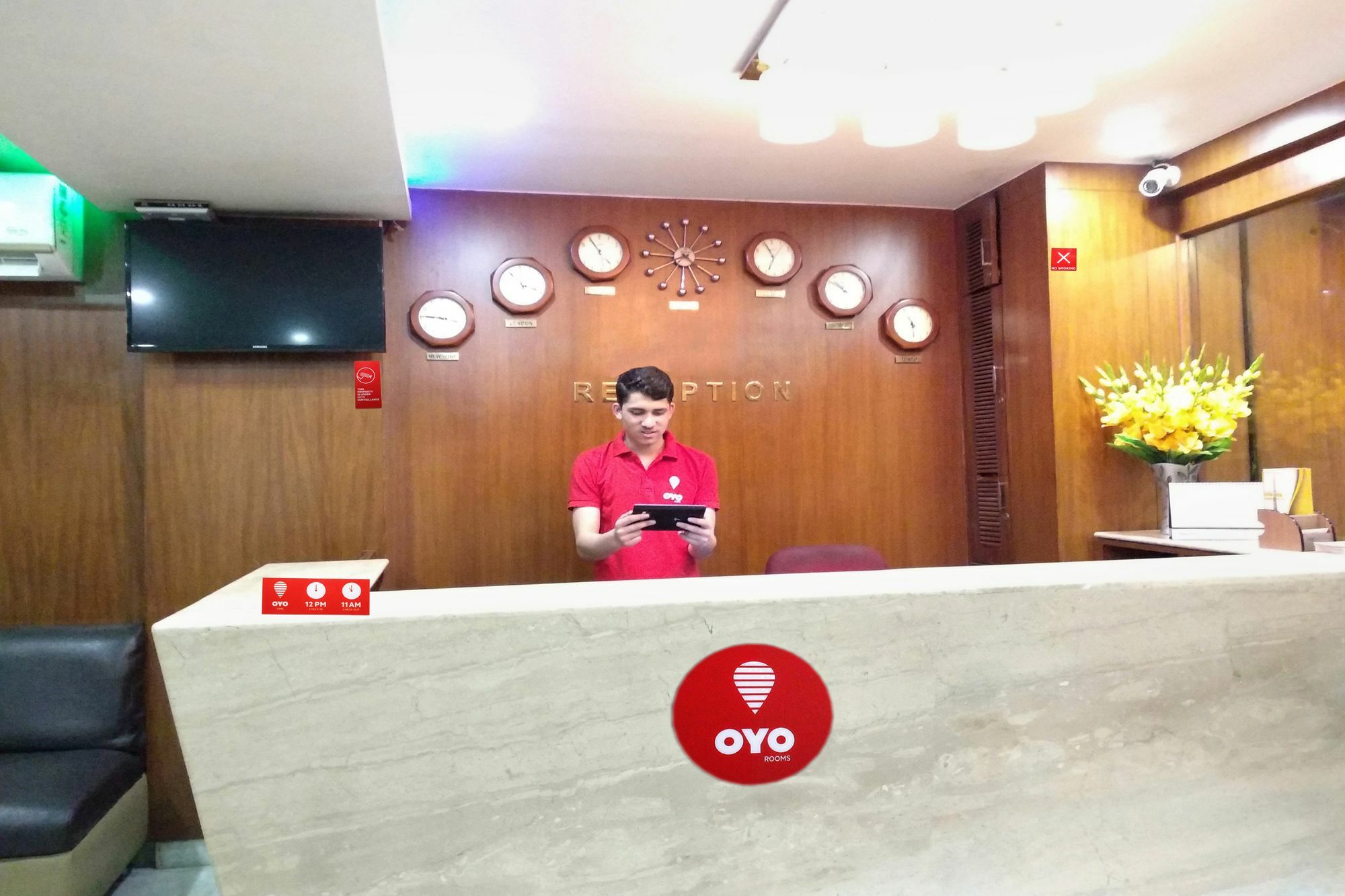 Oyo 9925 The Ocea International Hotel Bangalore Buitenkant foto