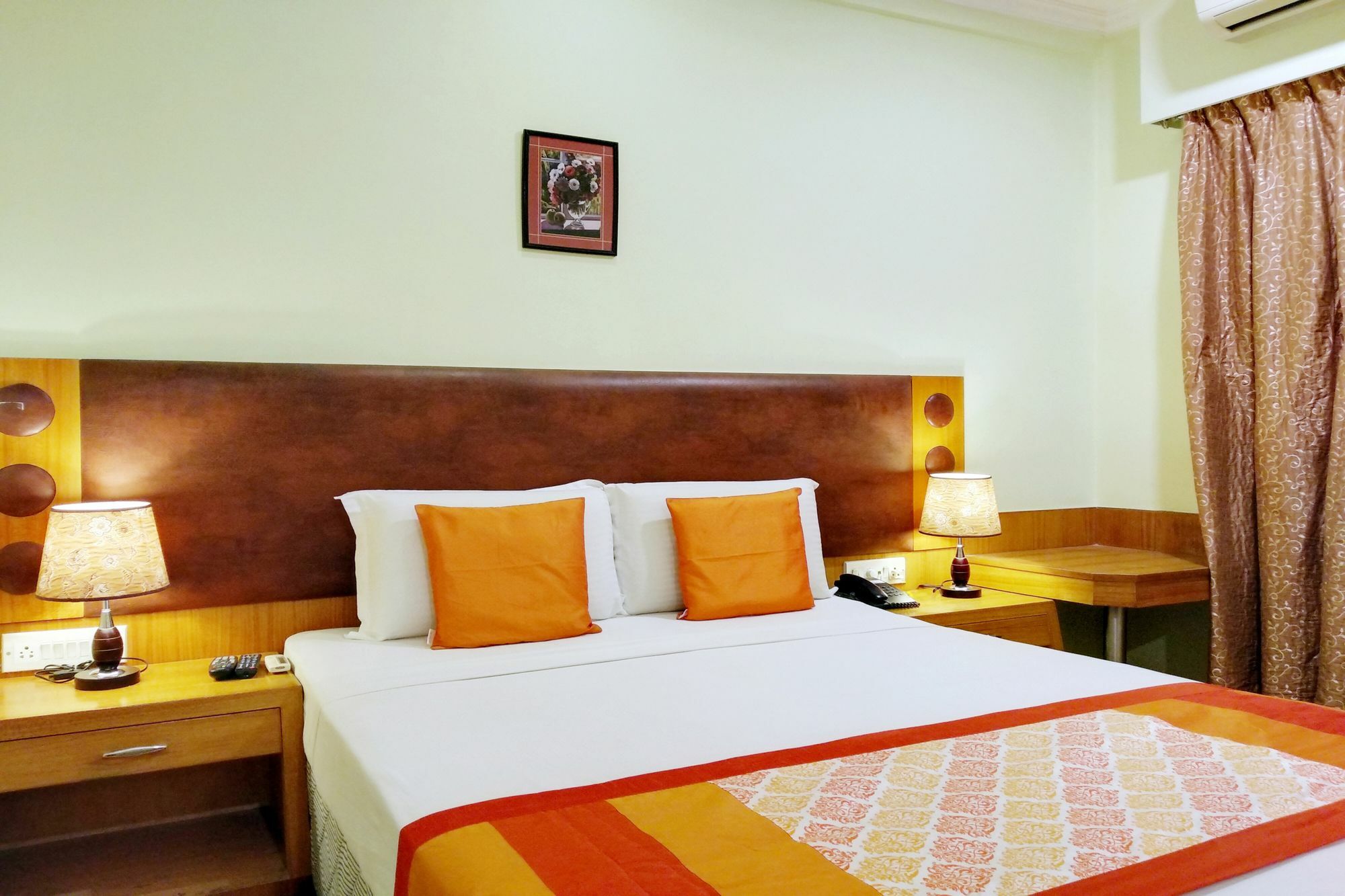 Oyo 9925 The Ocea International Hotel Bangalore Buitenkant foto