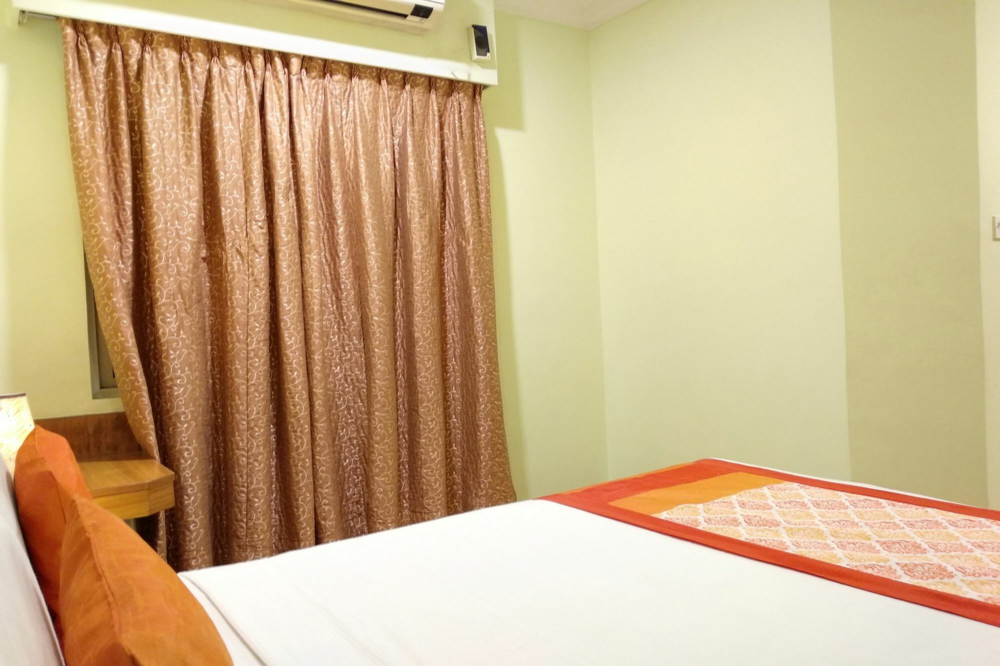 Oyo 9925 The Ocea International Hotel Bangalore Buitenkant foto